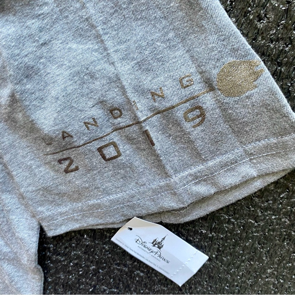 NWT Disney 2019 Star Wars Galaxy’s Edge Gray T-Shirt - Picture 3 of 7